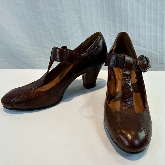 Born BOC Chestnut Brown Leather Mary Jane Style T Strap Heels - Picture 11 of 11